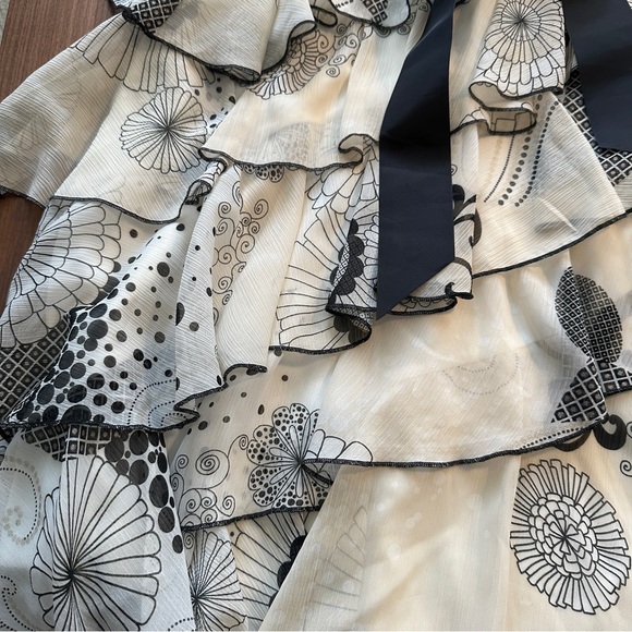 Morgan de toi - black and white ruffle dress with floral details and bow - Picture 4 of 13